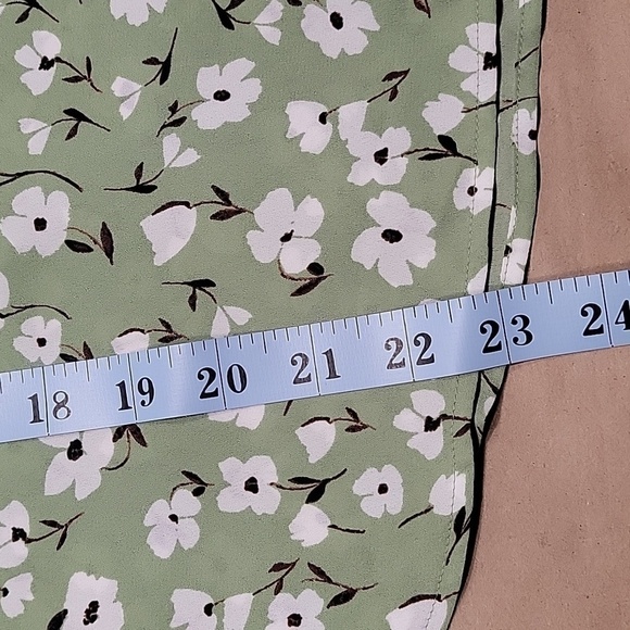 Ann Taylor Factory Fern Green w/ White Floral Pattern Sleeveless Blouse, Size SP - Picture 10 of 10